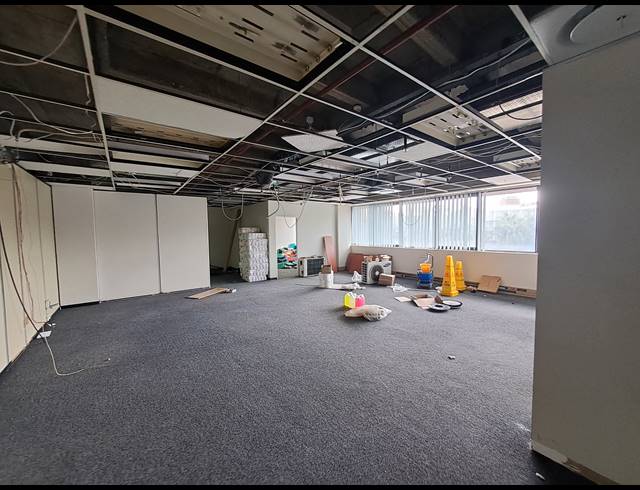 284M² OFFICE TO LET IN DUNKELD WEST